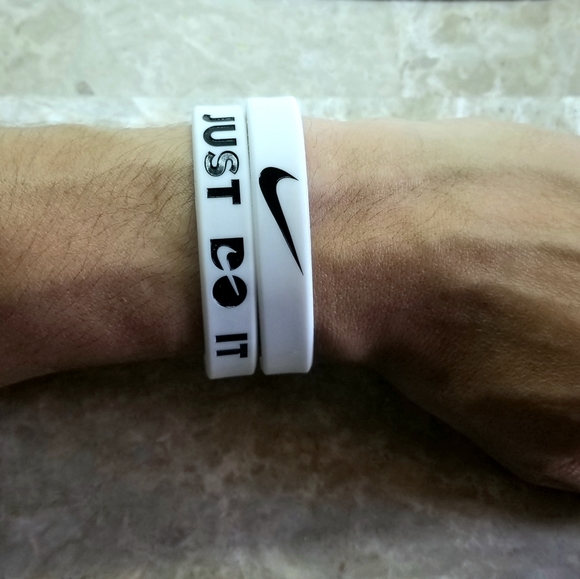 Nike Silicone Wristband Bracelet Band 4 Piece - Picture 8 of 9
